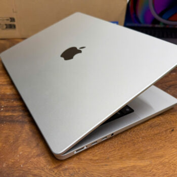 Macbook Pro 14 inch Silver, M3 pro, 18G, 1T, 99%