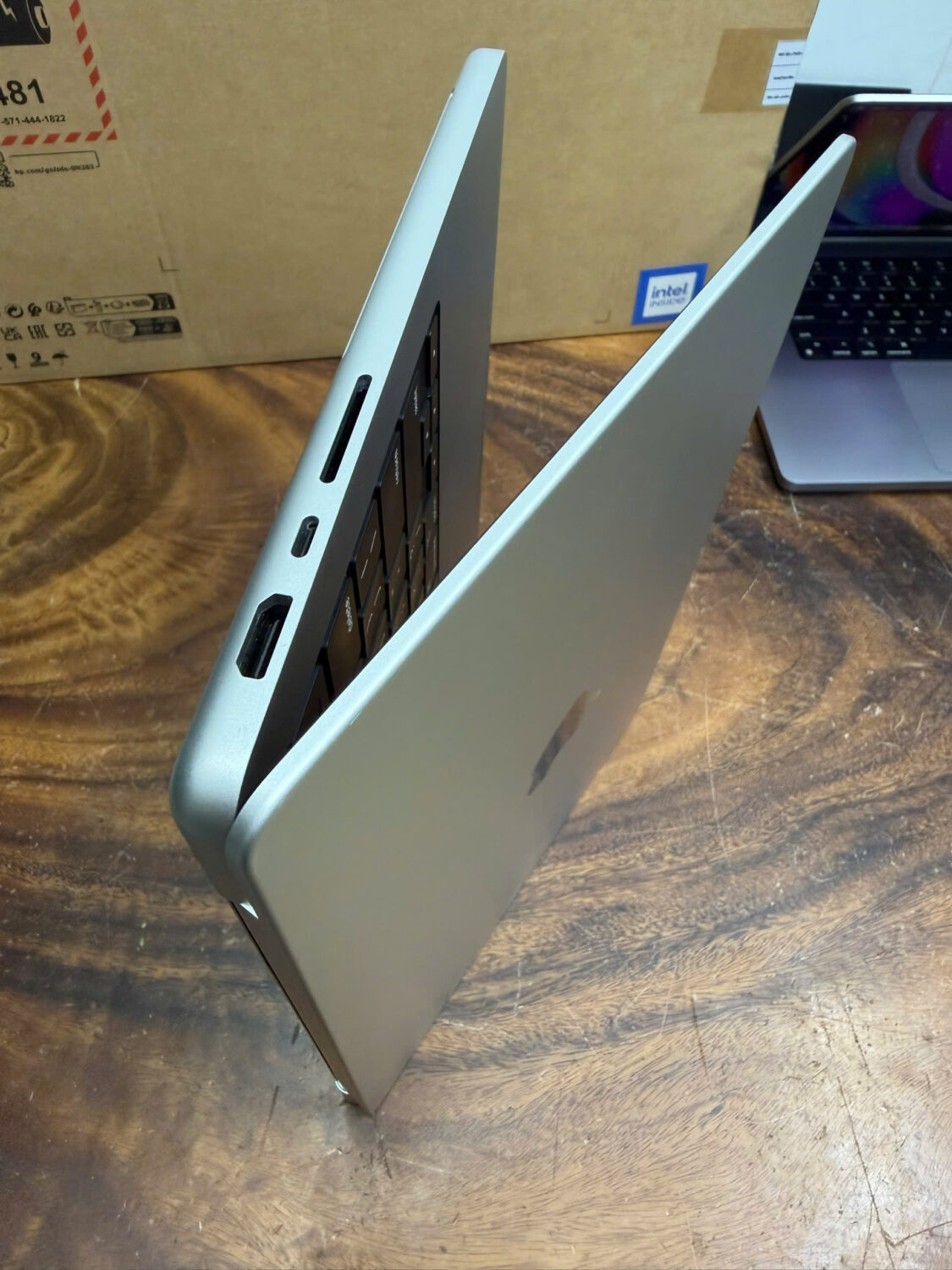 Macbook Pro 14 M3 Pro Silver (7)