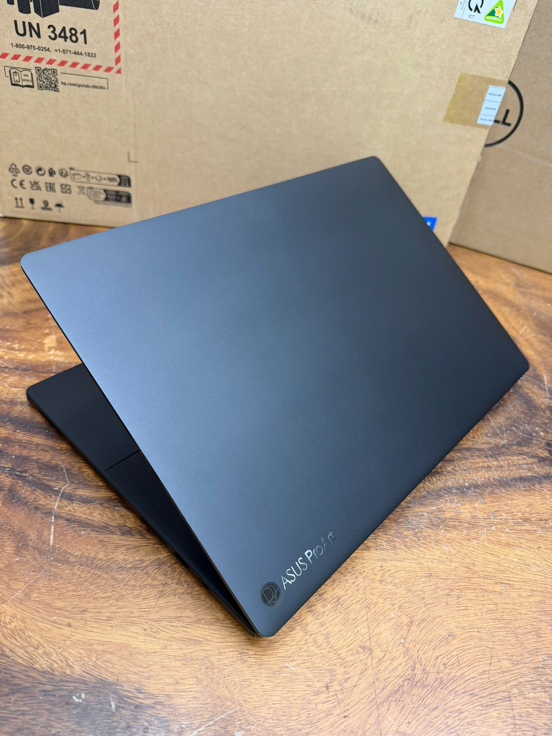 Asus ProArt P16 H7606WP, AMD ryzen AI 9 HX 370, 64G, 2TB, RTX 5070, 16in 4K OLED touch