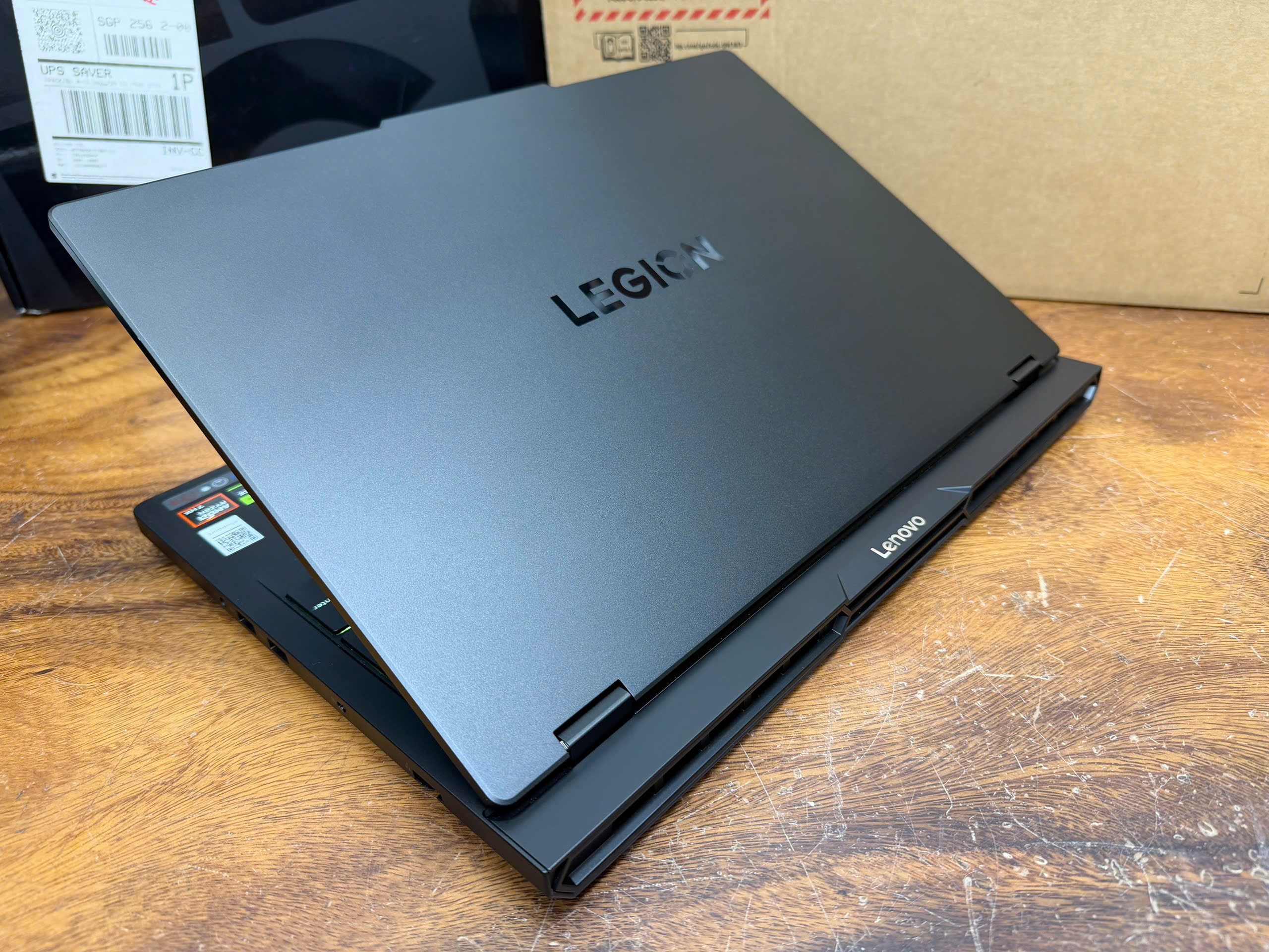 Legion Pro 5 16ADR10, Ryzen 7 8745HX, RTX5060, 16in 2.5K oled 165hz
