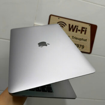 Macbook Pro 2020 13 inch, core i5 1.4G, 8G, 512G. 